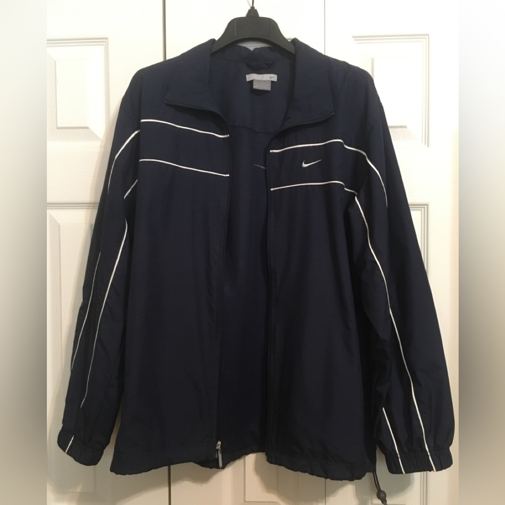 Nike men’s jacket size M navy blue nylon zip up with pockets